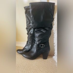 Knee high boots size 10 M